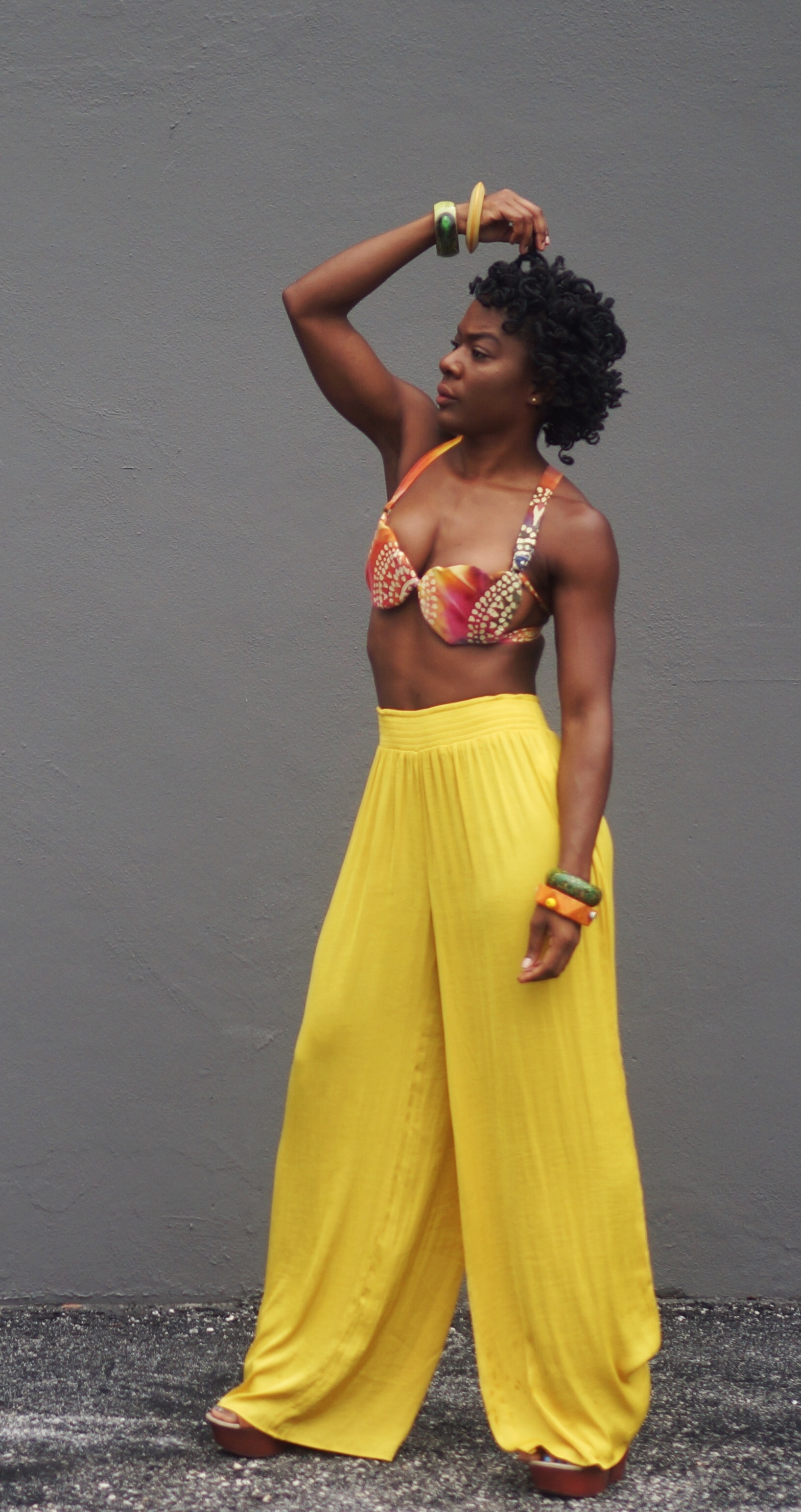 Fete-A-Quete: How To Wear A Wire Bra - Bahamianista