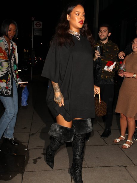 rihanna-stuns-in-over-the-knee-boots-1466757302-view-1