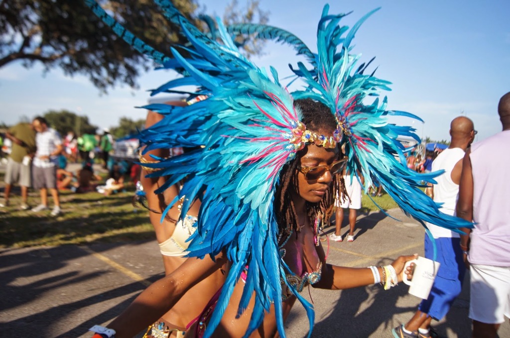 Carnival: Project Wire Bra - Bahamianista